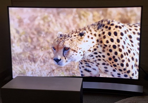 Samsung 55 tolli Curved Suhd tv tippmudel koos seinakinnitu (2 foto / 6)