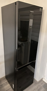 Kvaliteetne vähekasutatud külmik Samsung 200 cm. (1 foto / 6)