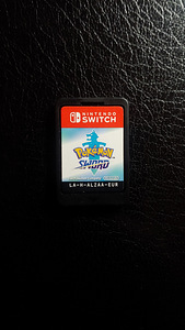 Pokemon SWORD Nintendo Switch mäng (1 foto / 2)