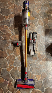 Беспроводной пылесос Dyson V10 Absolute (5 фото из 10)