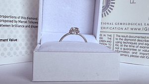 Uus valge kulla 14K (585) sõrmus, 1,5g, 0,90ct (3 foto / 5)