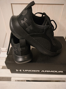Кроссовки 40-41 новые (3 фото из 5)