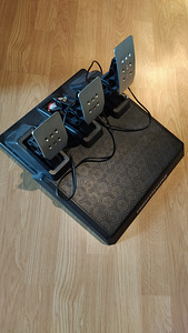 Thrustmaster T300RS korralike pedaalidega (2 foto / 2)