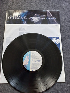 A-HA " Stay On These Roads" (2 foto / 4)
