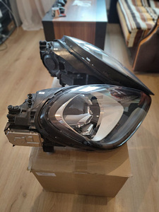 Porsche Cayenne LED headlights 9Y0941033T, 9Y0941034T (2 foto / 4)