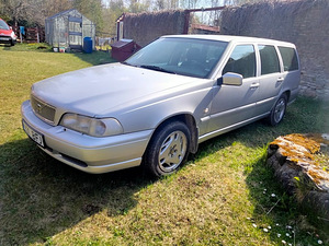 Volvo v 70 (1 фото из 2)