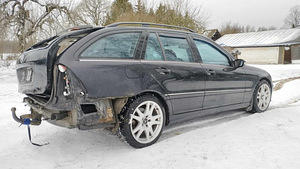Varuosadeks Mercedes-Benz W203 facelift 2.7CDI 6k Manuaal (3 foto / 10)