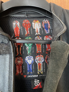 Dainese suurus 48 must nahkkombe (3 foto / 4)