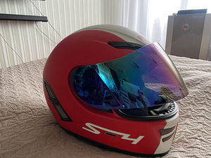 Мотоциклетный шлем AGV S4 + козырек (2 фото из 7)