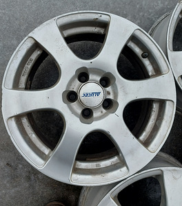 Toyota valuveljed 16" (5 foto / 10)
