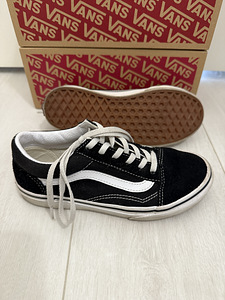 Vans tossud 2 paari 32 33 (5 foto / 6)