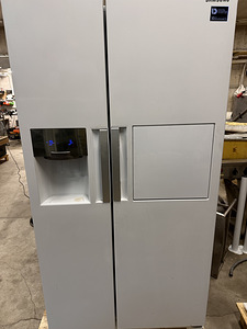 Samsung kahepoolne külmik/sügavkülm jäämasinaga