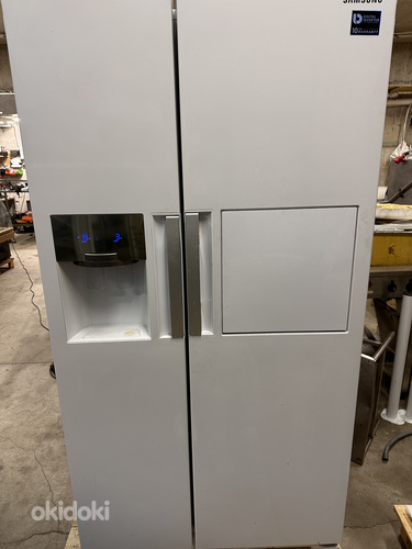 Двусторонний холодильник/морозильник Samsung с льдогенератор (фото #1)