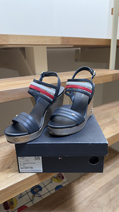 Летняя обувь Tommy Hilfiger, размер 38 (4 фото из 4)