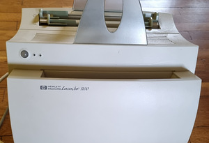 Лазерный принтер HP LaserJet 1100 (3 фото из 4)