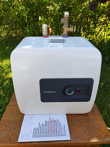 Boiler Ariston 15 l valamu alla (1 foto / 3)