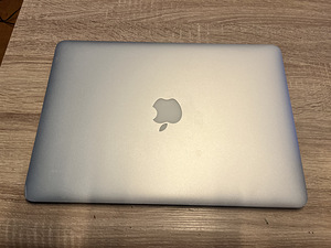 Apple MacBook Air (early 2014) (4 foto / 6)