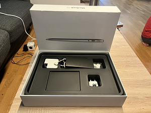 Apple MacBook Air (early 2014) (6 foto / 6)