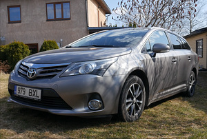 Toyota Avensis 2,0 diesel 91kW - 2014 (2 foto / 13)