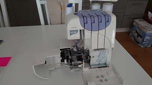 Overlok Privileg 454D (5 foto / 7)