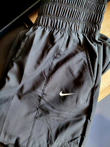 Nike püksid (2 foto / 5)