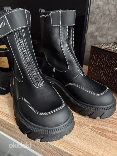 Steve Madden poolsaapad