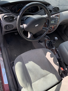 Ford Focus 2.0 96kw (7 foto / 8)