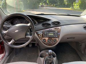 Ford Focus 2.0 96kw (8 foto / 8)