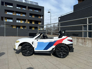 Детская машина BMW (2 фото из 6)