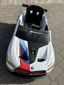 Детская машина BMW (6 фото из 6)