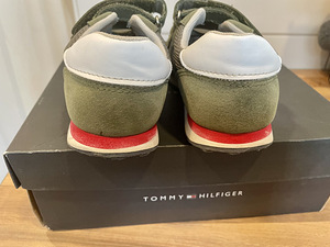 Tommy Hilfiger кроссовки (3 фото из 9)