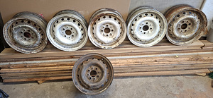 VAZ Lada 4x98 nukkidega plekkveljed 6 tk (1 foto / 8)