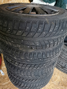 Naastrehvid Nokian Hakkapeliitta 195/65 R15 (2 foto / 5)
