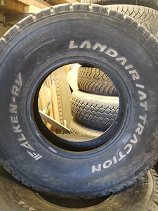 Falken-RV 295/75/15 (2 foto / 4)