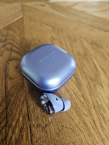 Samsung Galaxy Buds Pro üks kõrvaklapp+laadimiskarpi (2 foto / 3)