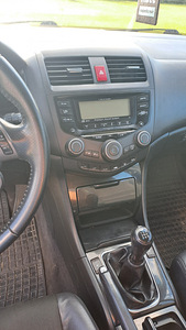 Honda Accord gaasiseadmetega (8 foto / 9)