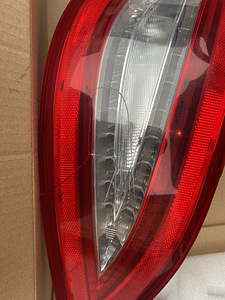 Mercedes cls w218 esituli (2 foto / 2)