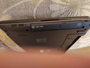 Ноутбук Acer (4 фото из 10)
