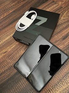 Samsung z fold 3 (2 foto / 5)