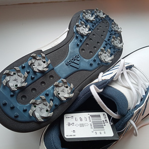 Adidas golfijalatsid (2 foto / 4)