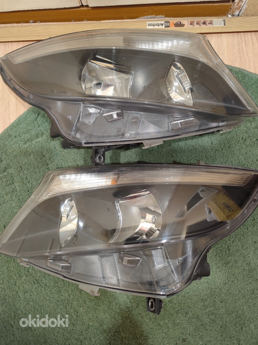 Esituled 4 tk Mercedes Vito