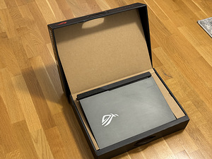 ASUS ROG Strix G713RM-KH132W (5 foto / 10)