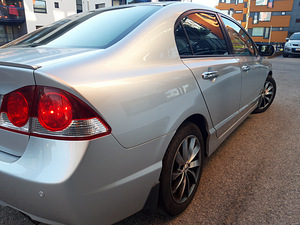 Honda Civic (2 фото из 12)