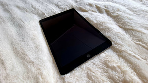 Apple iPad 9th (2021) 64GB — GARANTII (2 foto / 6)