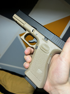 KJW Glock 17 (2 foto / 3)