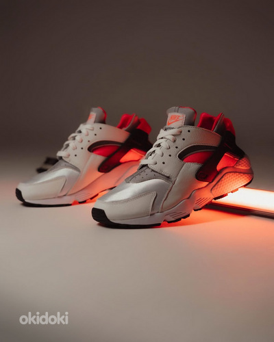 Nike Air Huarache - Metallic Silver/Infrared 23