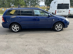 Toyota Corolla (6 foto / 15)