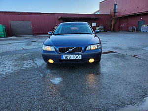 Volvo s60 (2 foto / 8)