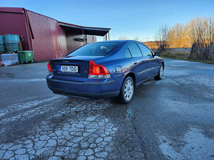Volvo s60 (4 foto / 8)
