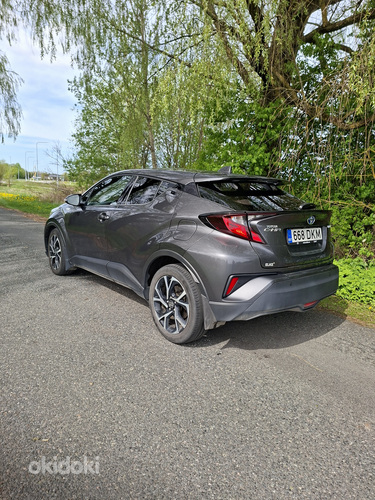 Автомобиль TOYOTA CH-R 2021